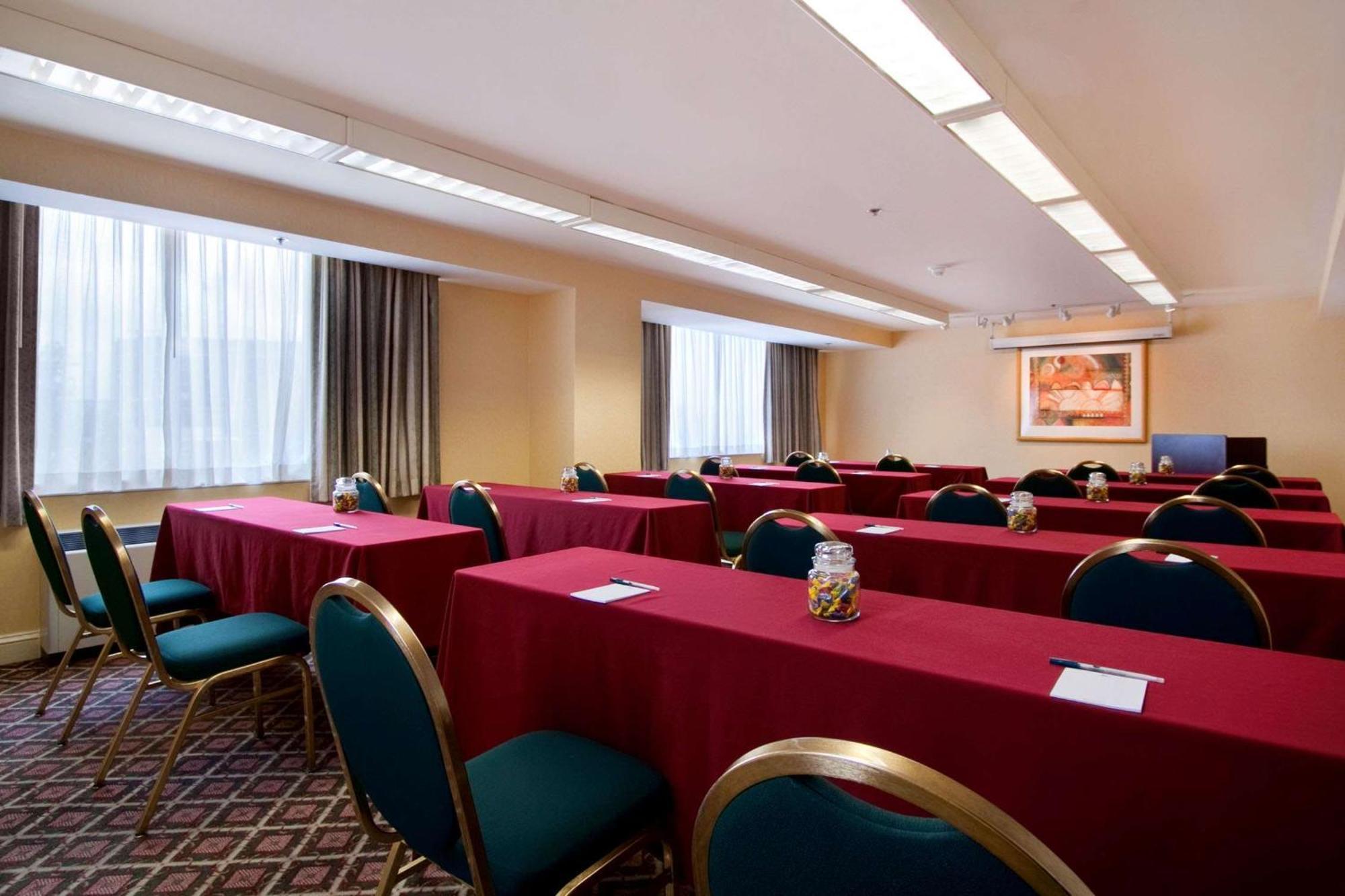 Homewood Suites By Hilton Falls Church Merrifield Esterno foto